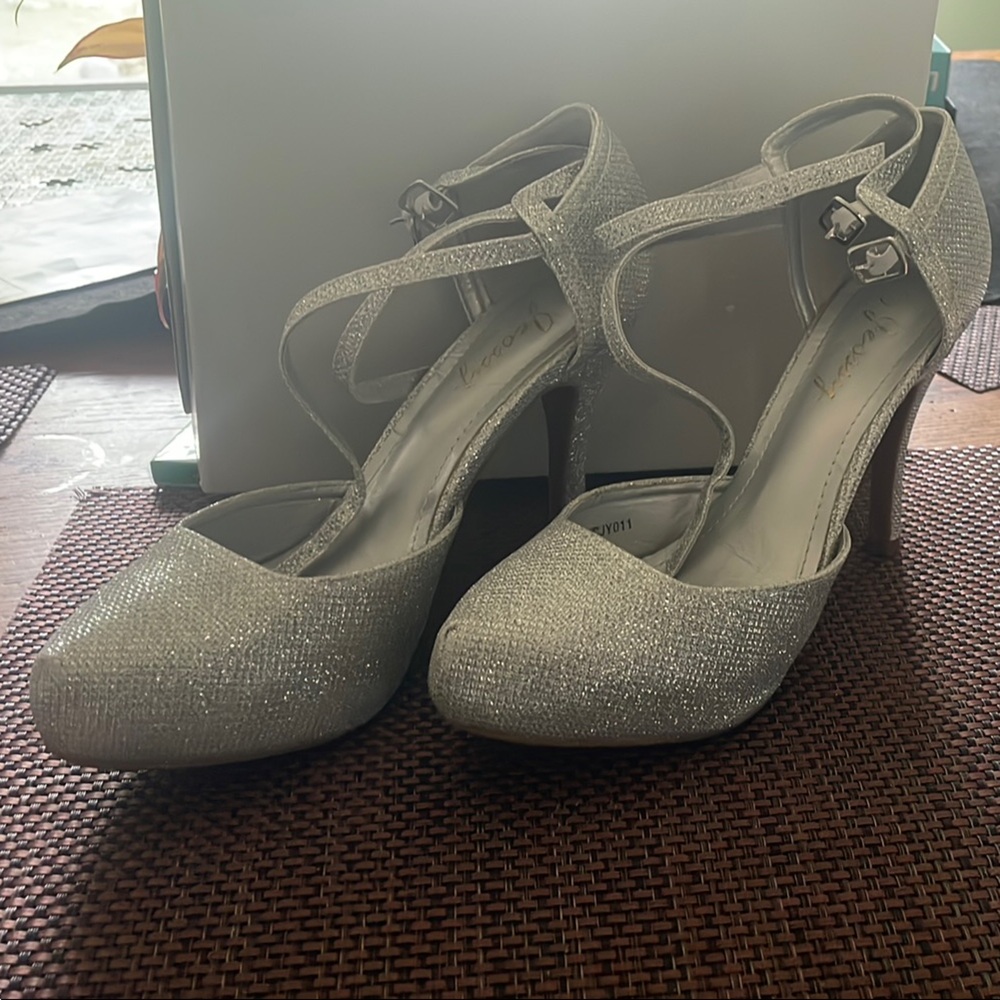 J.Renee Silver Heels with Ankle Straps and Pointed Toe